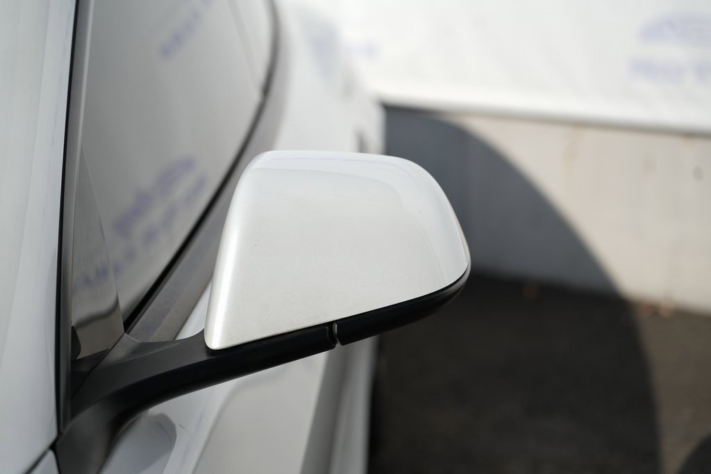 Used 2023 Tesla Model 3 Standard Range image 10