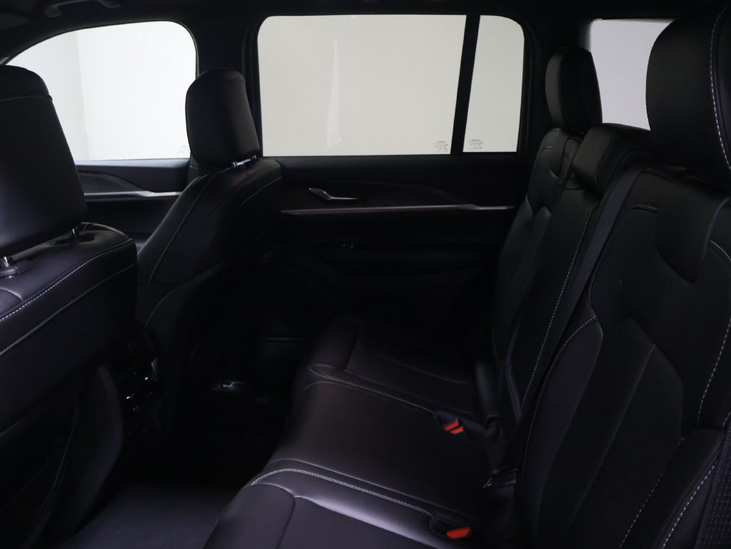 New 2027 Jeep Grand Cherokee Limited AWD/4WD image 11