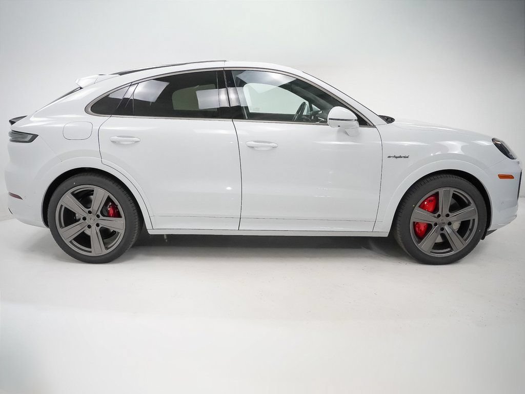 New 2026 Porsche Cayenne Turbo AWD/4WD image 9