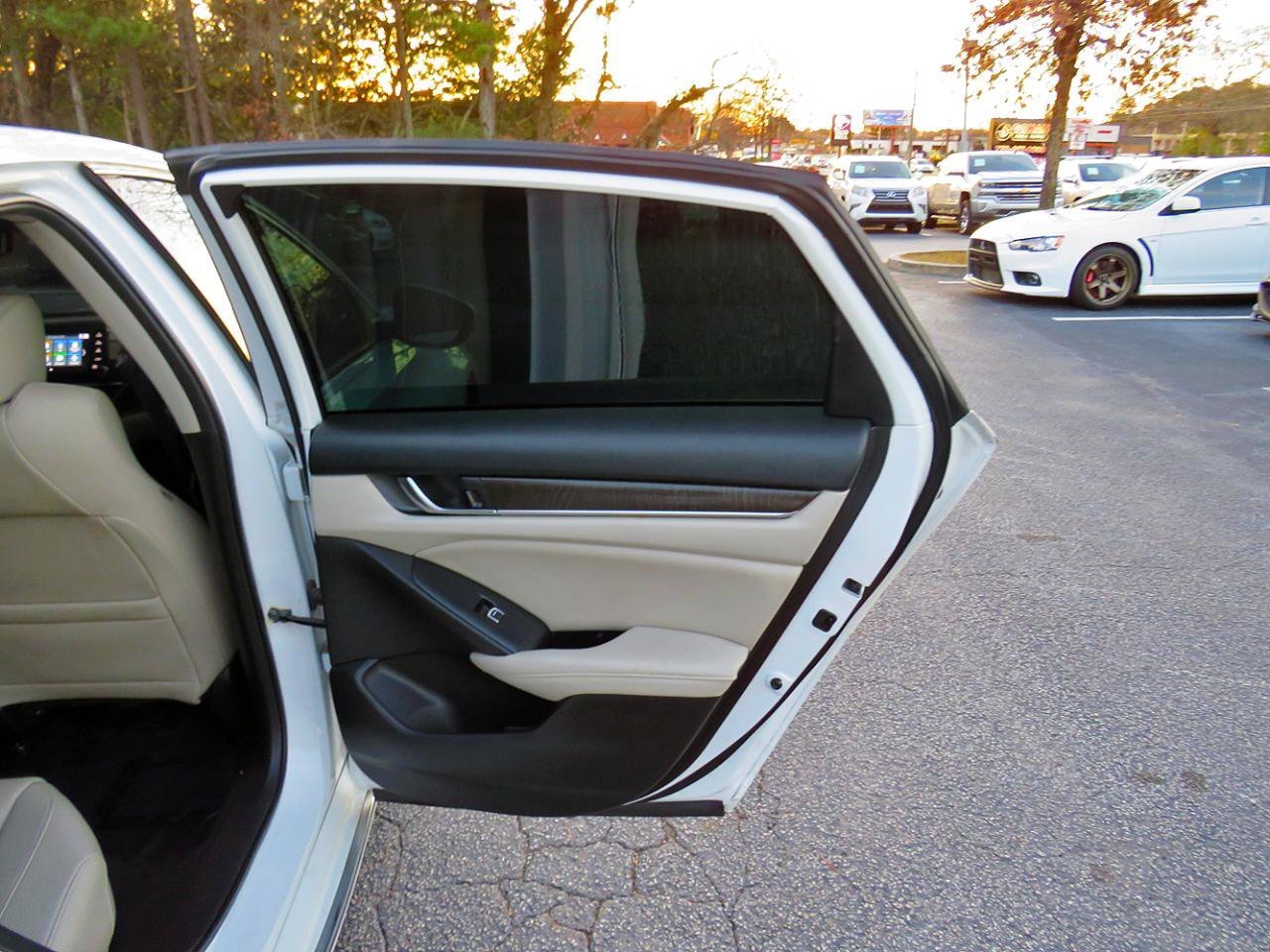 Used 2022 Honda Accord EX-L image 18