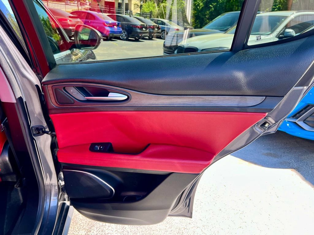 Used 2018 Alfa Romeo Stelvio Ti AWD/4WD image 34