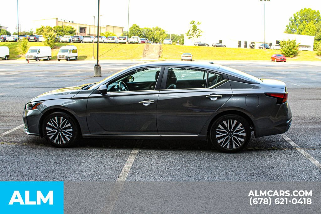 Used 2025 Nissan Altima 2.5 SV FWD image 7