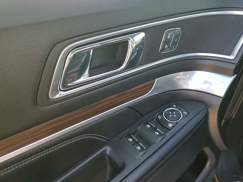 Used 2016 Ford Explorer Limited w/ Equipment Group 301A image 11