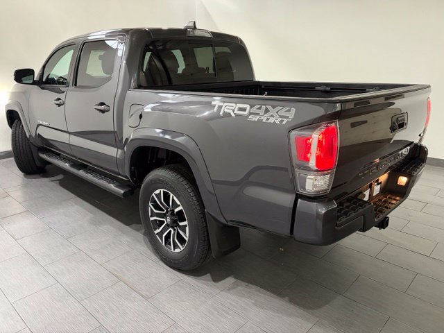 Used 2020 Toyota Tacoma TRD Sport w/ Technology Package AWD/4WD image 3