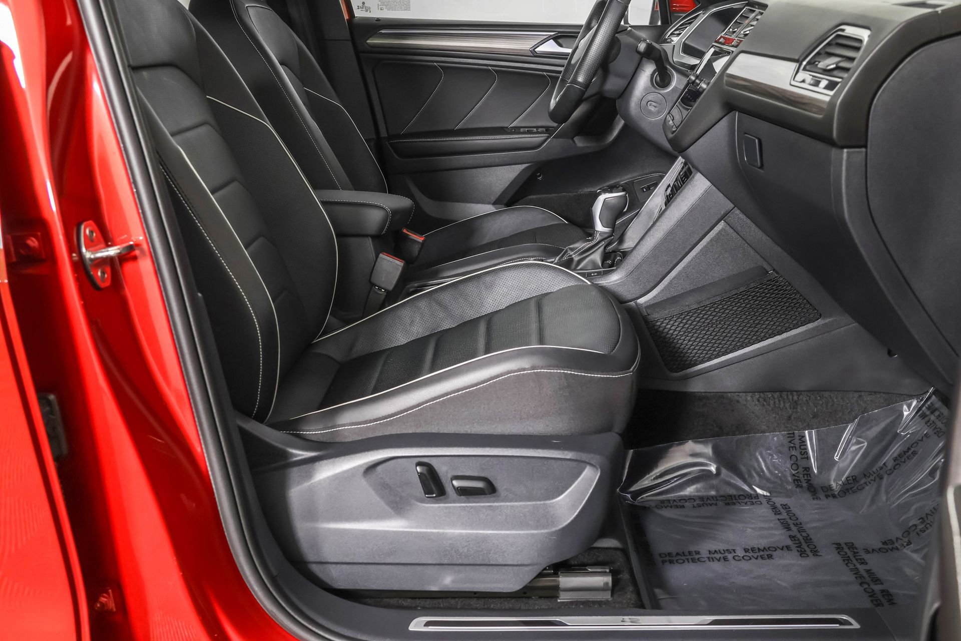 Used 2024 Volkswagen Tiguan SEL R-Line image 45