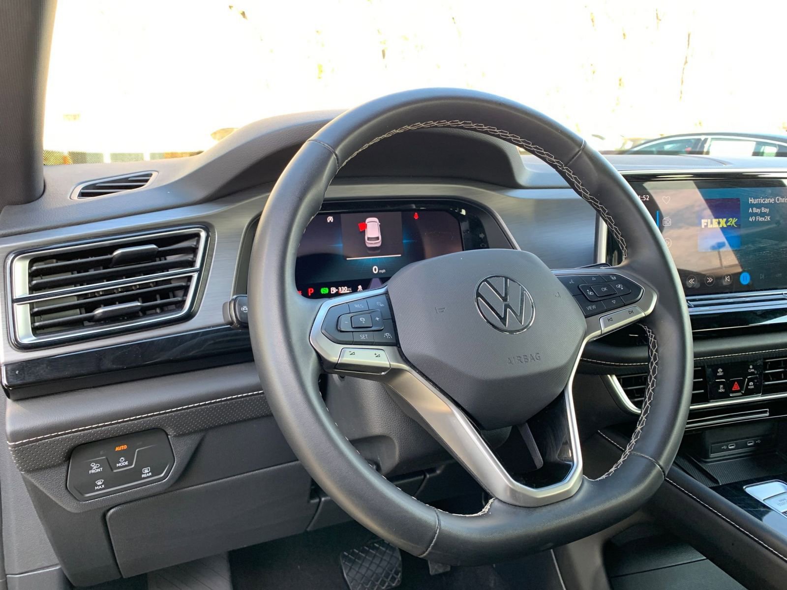 Used 2025 Volkswagen Atlas Cross Sport SE image 34