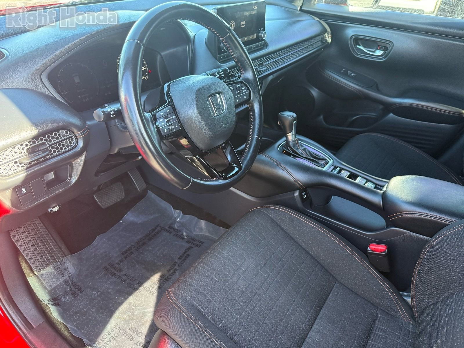 Used 2025 Honda HR-V Sport image 11