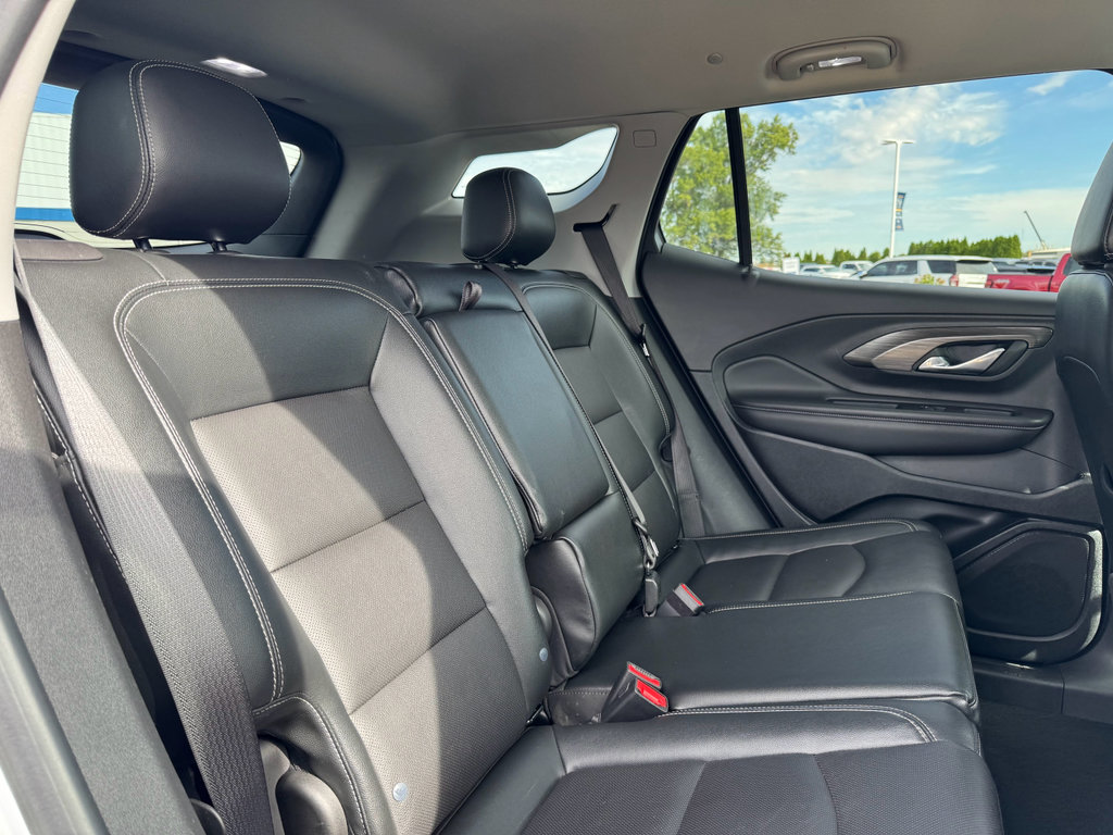 Used 2023 GMC Terrain SLT image 19