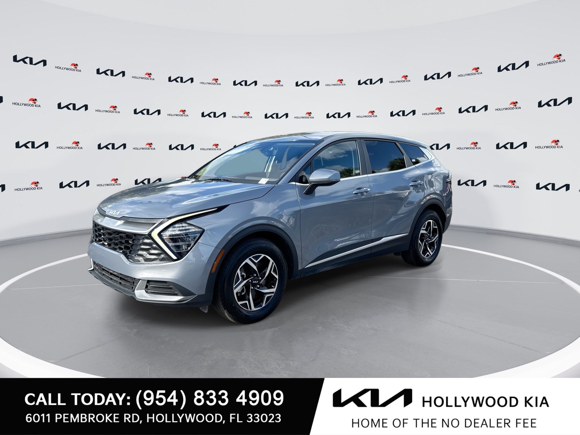 Used 2025 Kia Sportage LX FWD image 4