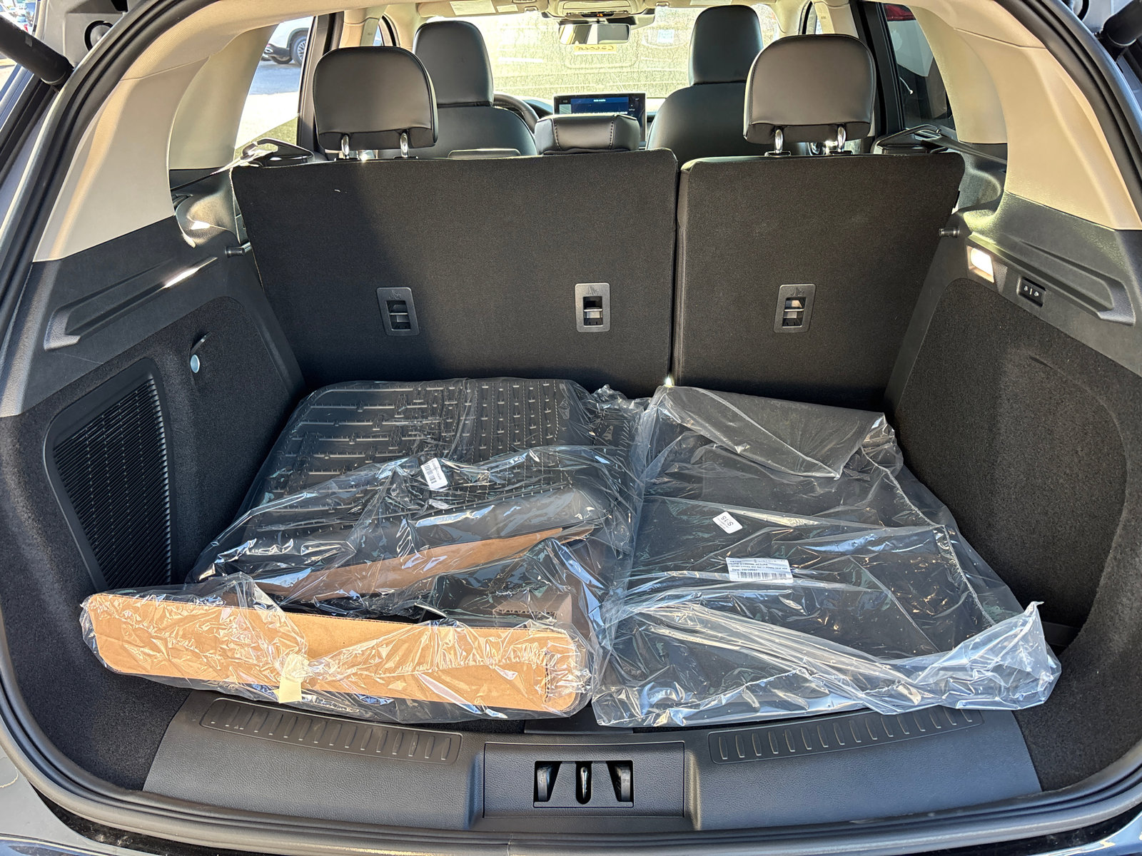 New 2026 Lincoln Corsair Premiere image 9