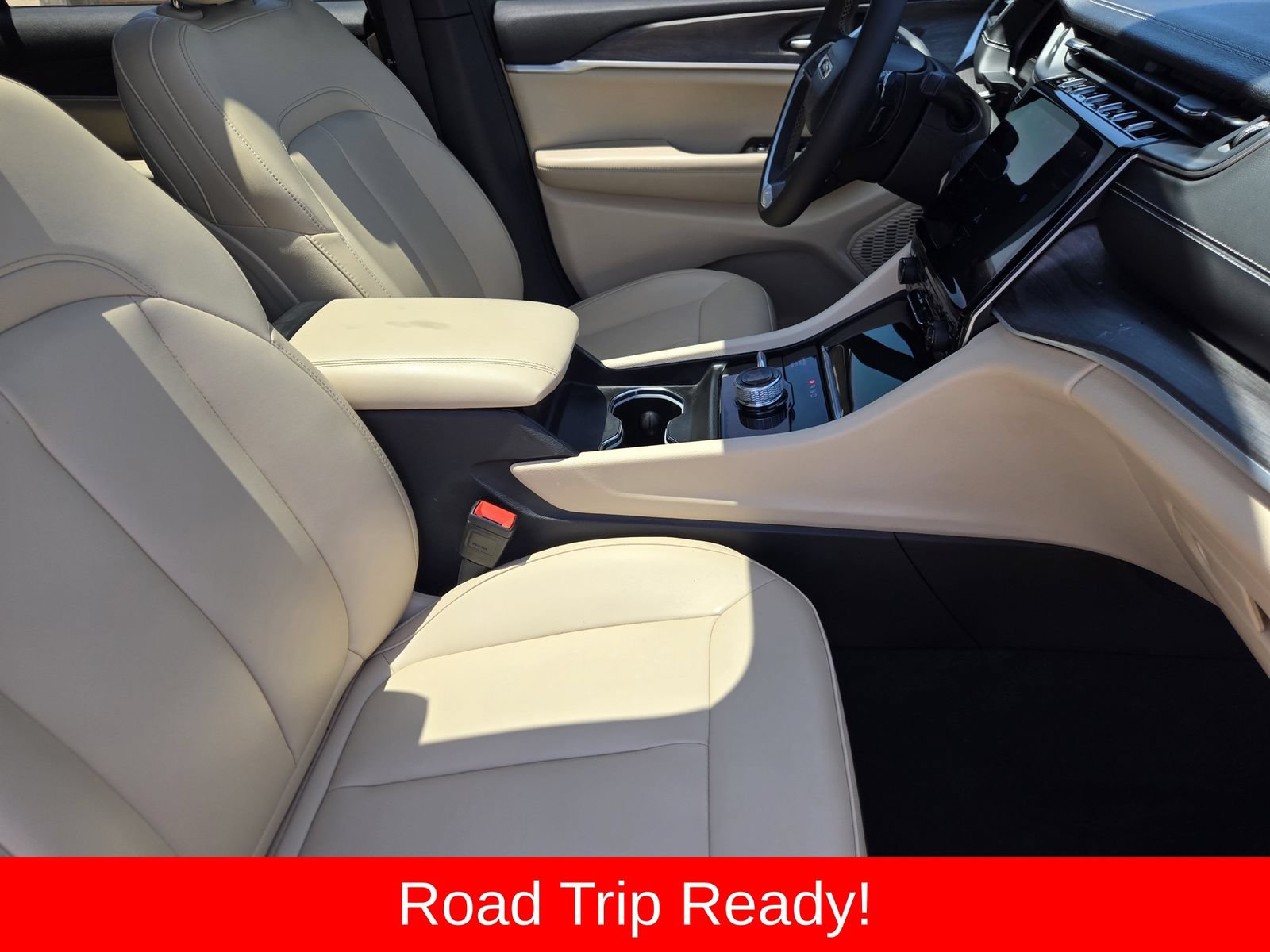 Used 2024 Jeep Grand Cherokee L Limited w/ MOPAR Finishing Package AWD/4WD image 15