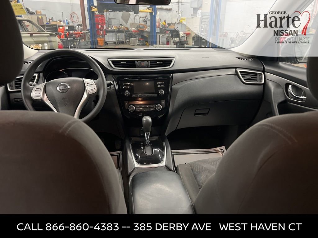 Used 2016 Nissan Rogue SV image 32