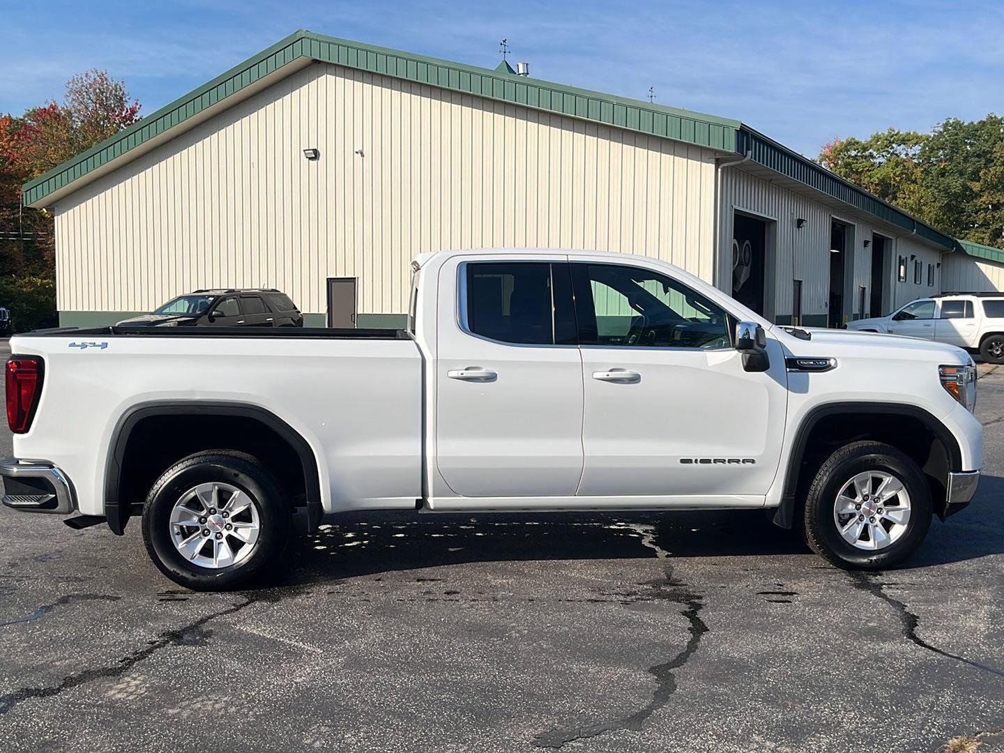 Certified 2022 GMC Sierra 1500 SLE w/ Snow Plow Prep Package AWD/4WD image 6