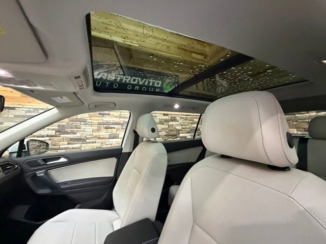 Used 2021 Volkswagen Tiguan SE w/ Panoramic Sunroof Package AWD/4WD image 25