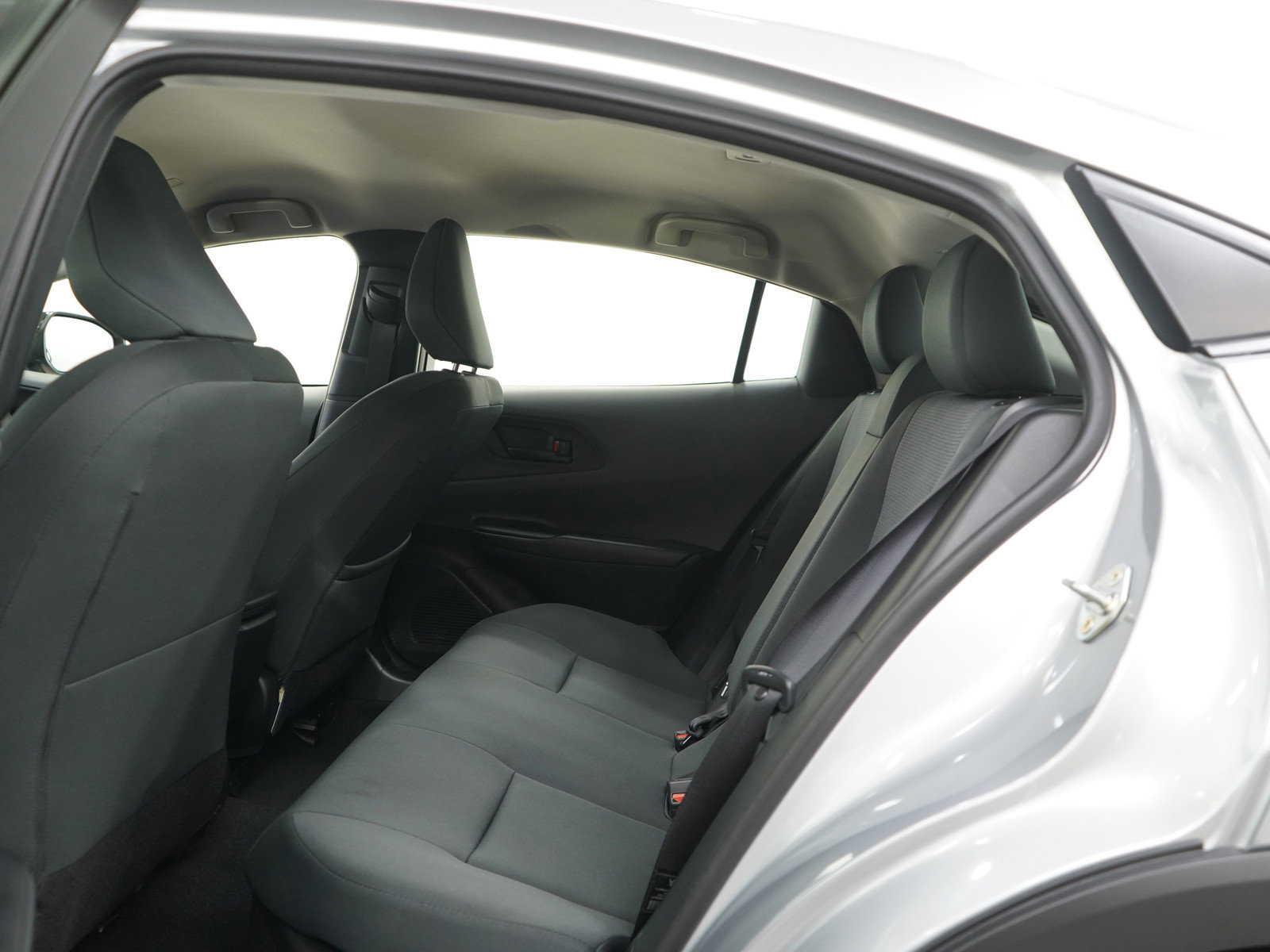 Used 2025 Toyota Prius LE image 17