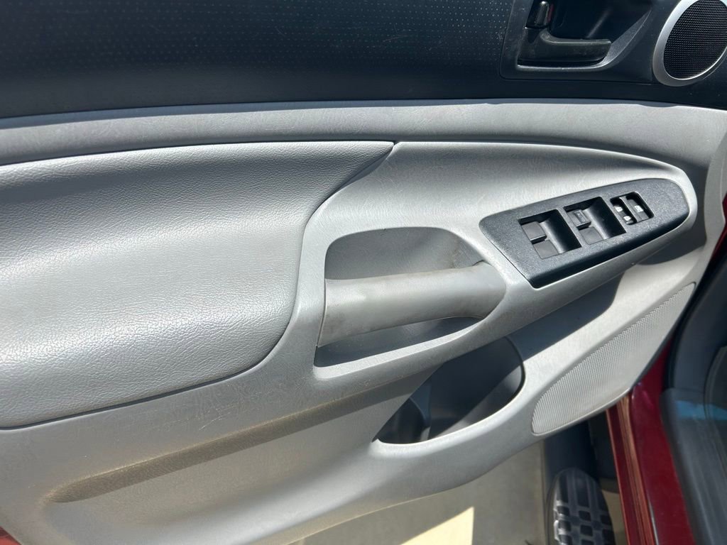 Used 2015 Toyota Tacoma PreRunner w/ SR5 Package RWD image 9