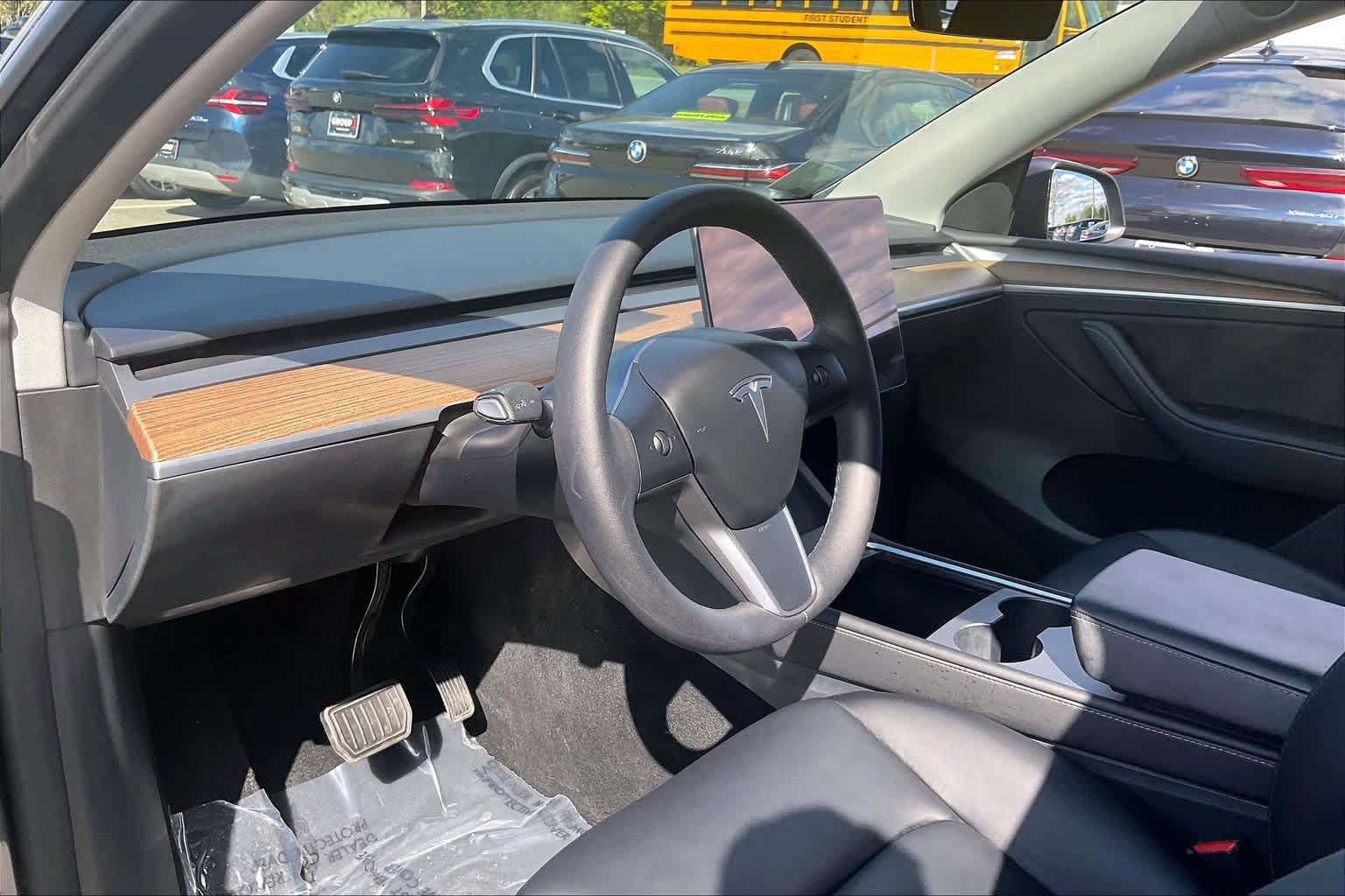 Used 2023 Tesla Model Y Long Range AWD/4WD image 17