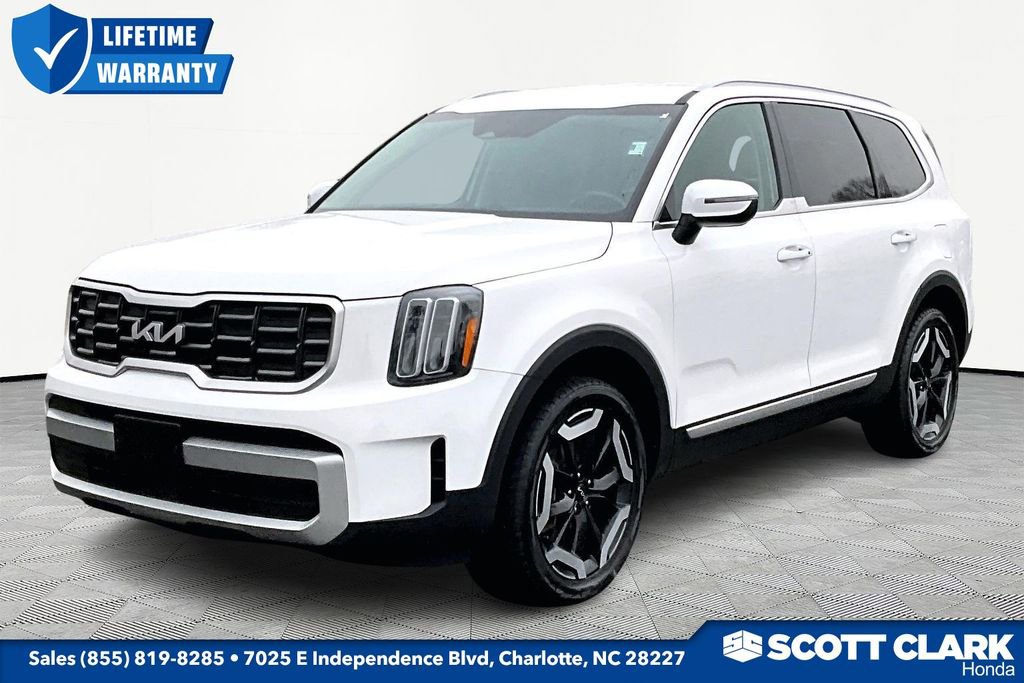 Used 2024 Kia Telluride S image 3