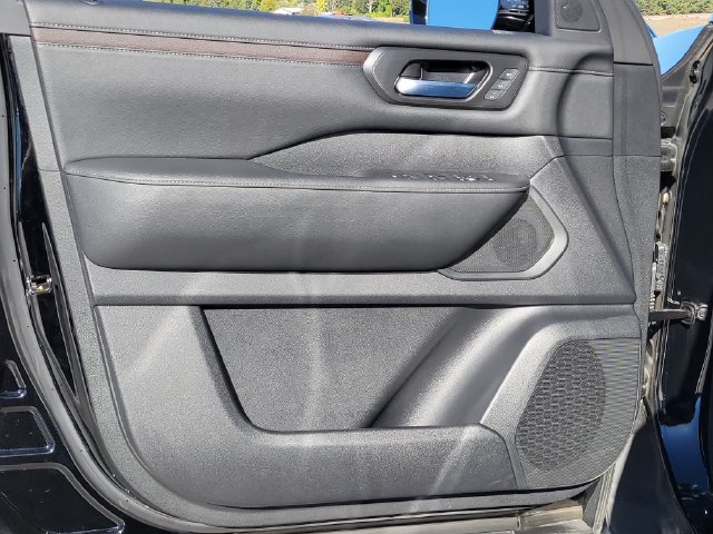 Used 2025 Nissan Armada SL w/ Captain's Chari Seat Package AWD/4WD image 7