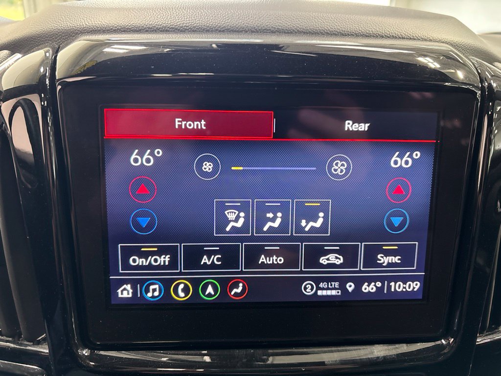Used 2023 Chevrolet Traverse LT w/ LT Premium Package AWD/4WD image 22