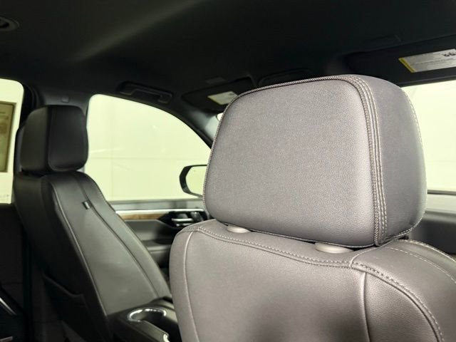Used 2025 Chevrolet Tahoe High Country image 28