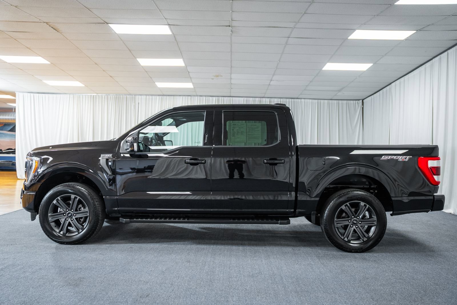 Certified 2023 Ford F150 Lariat w/ Equipment Group 502A High image 5