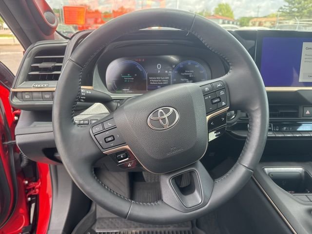 Used 2023 Toyota Crown Limited image 27