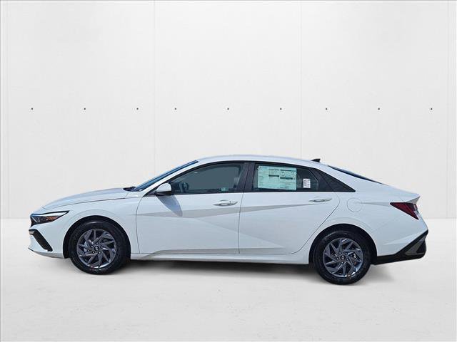 New 2025 Hyundai Elantra Blue image 5