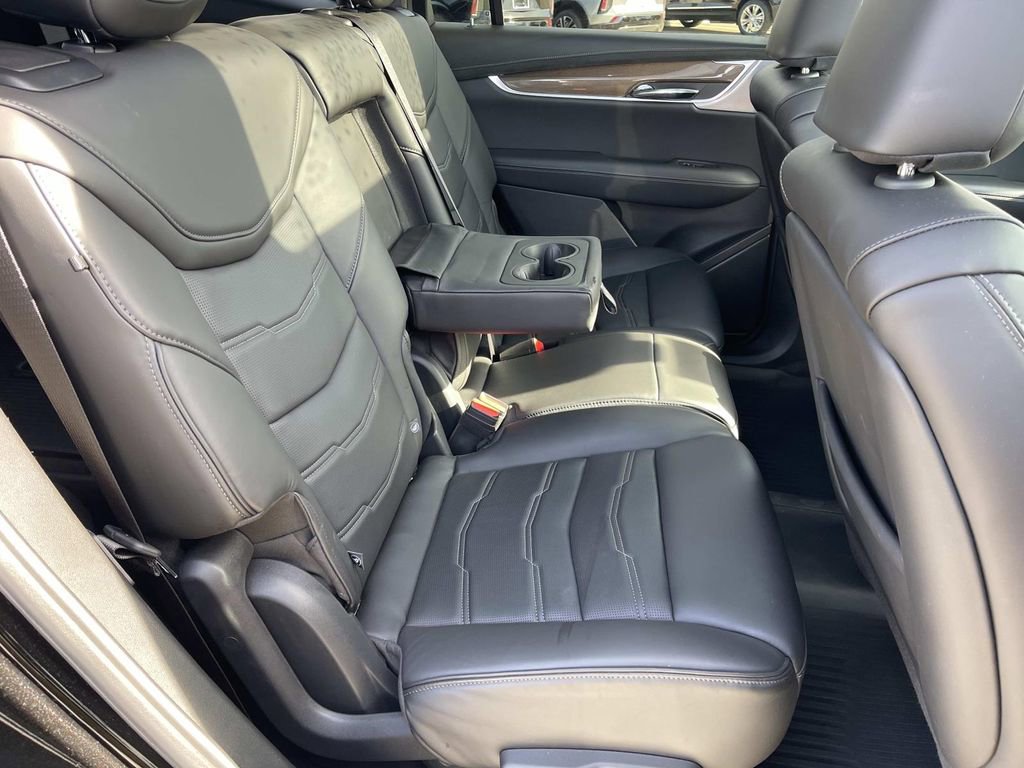 Certified 2025 Cadillac XT6 Premium Luxury w/ Platinum Package image 21