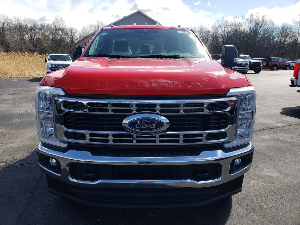 New 2026 Ford F350 XLT w/ FX4 Off-Road Package AWD/4WD image 2