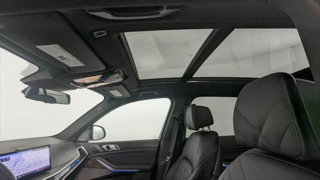 Used 2025 BMW X5 sDrive40i w/ Climate Comfort Package RWD image 16