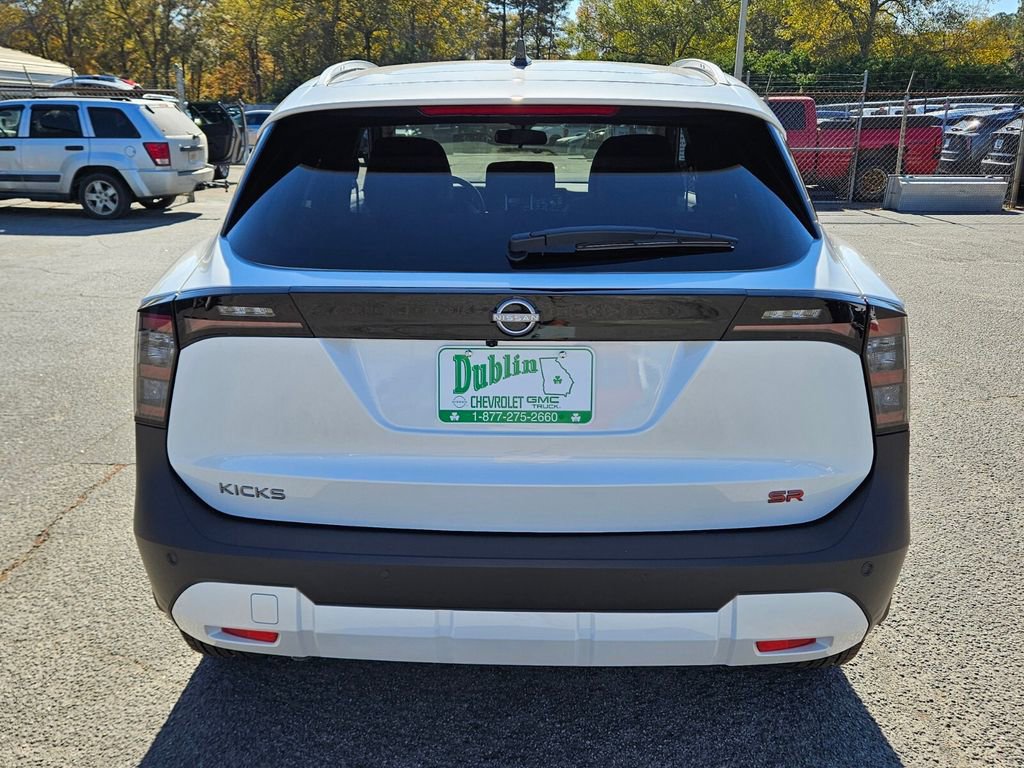 New 2026 Nissan Kicks SR FWD image 8