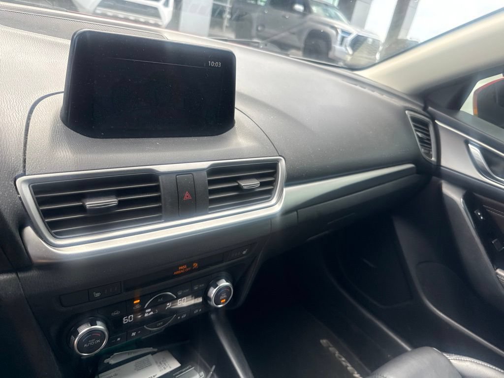 Used 2018 MAZDA MAZDA3 Touring FWD image 8