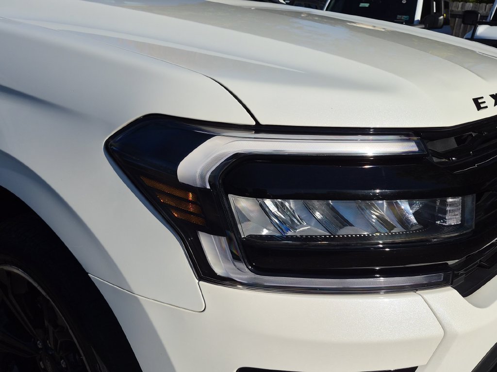 Used 2023 Ford Expedition Max Limited AWD/4WD image 17
