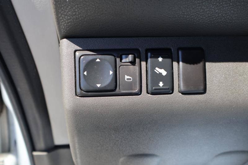 Used 2007 Nissan Pathfinder LE w/ LE Navigation Pkg AWD/4WD image 15