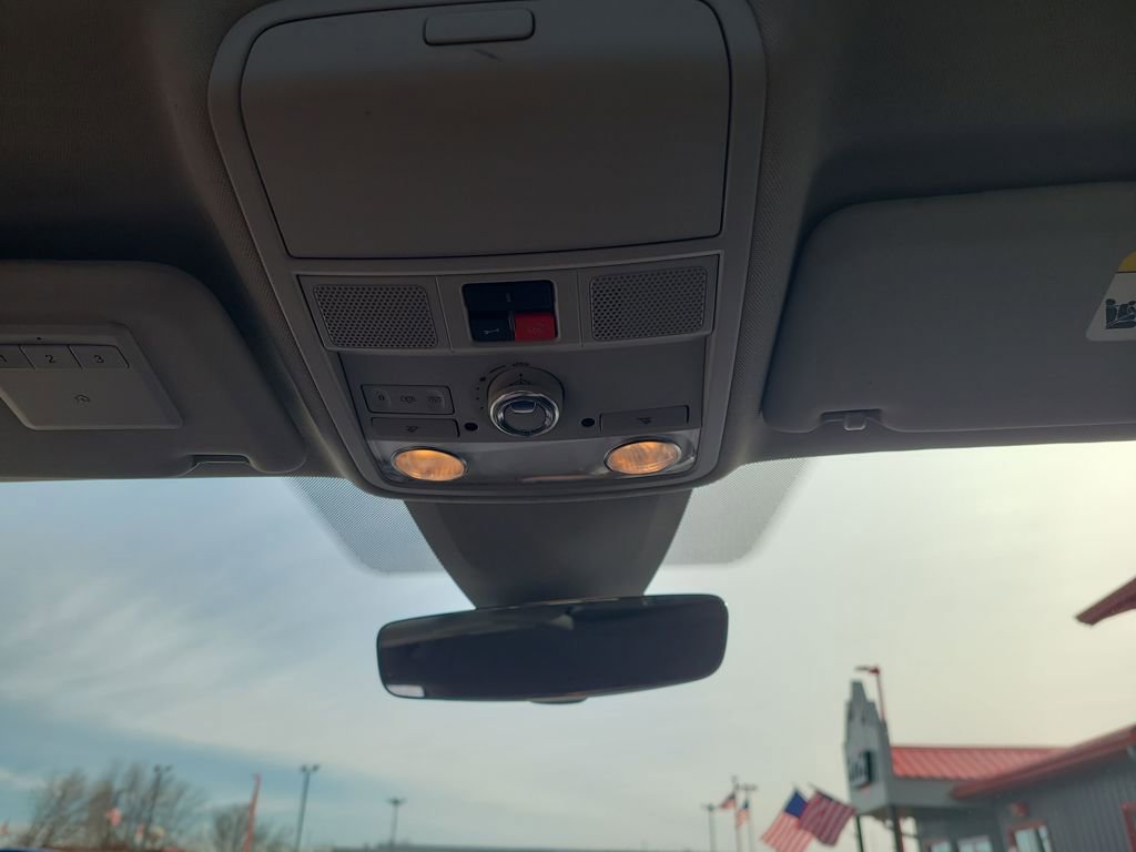 Used 2016 Volkswagen Passat 1.8T SEL Premium image 33