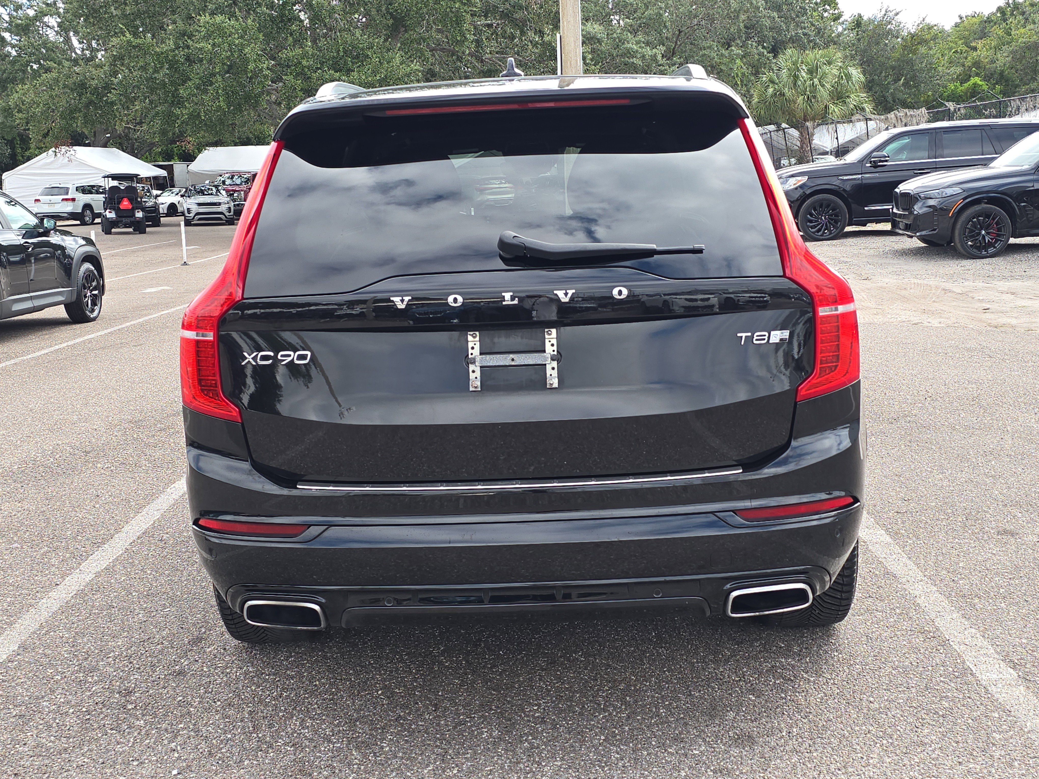 Used 2016 Volvo XC90 T8 R-Design w/ Vision Package image 6