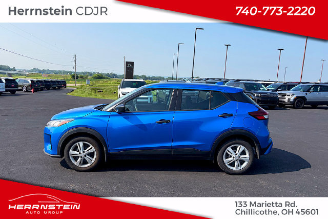 Used 2023 Nissan Kicks S FWD image 3