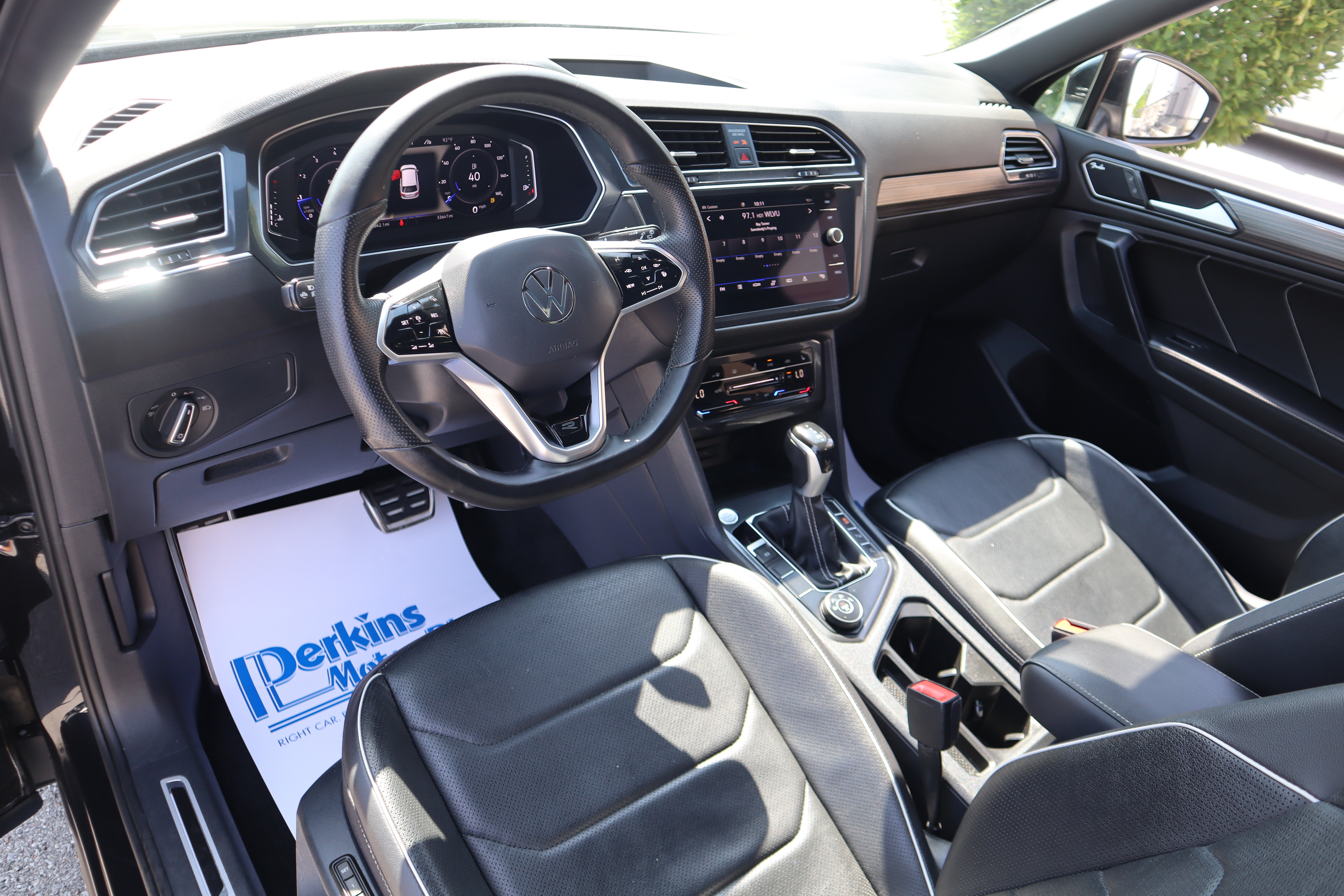 Used 2022 Volkswagen Tiguan SEL R-Line AWD/4WD image 30