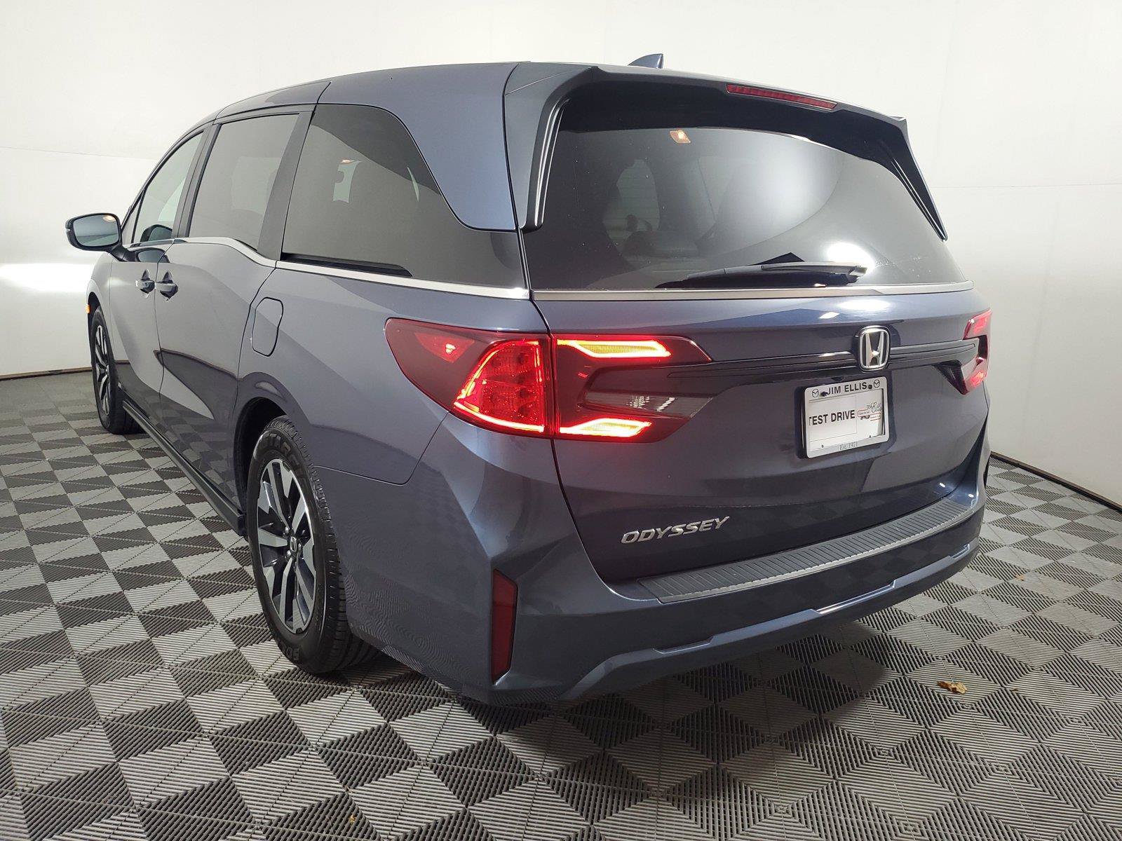 Used 2025 Honda Odyssey EX-L image 6