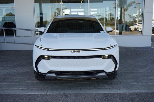 New 2025 Chevrolet Equinox EV LT image 2