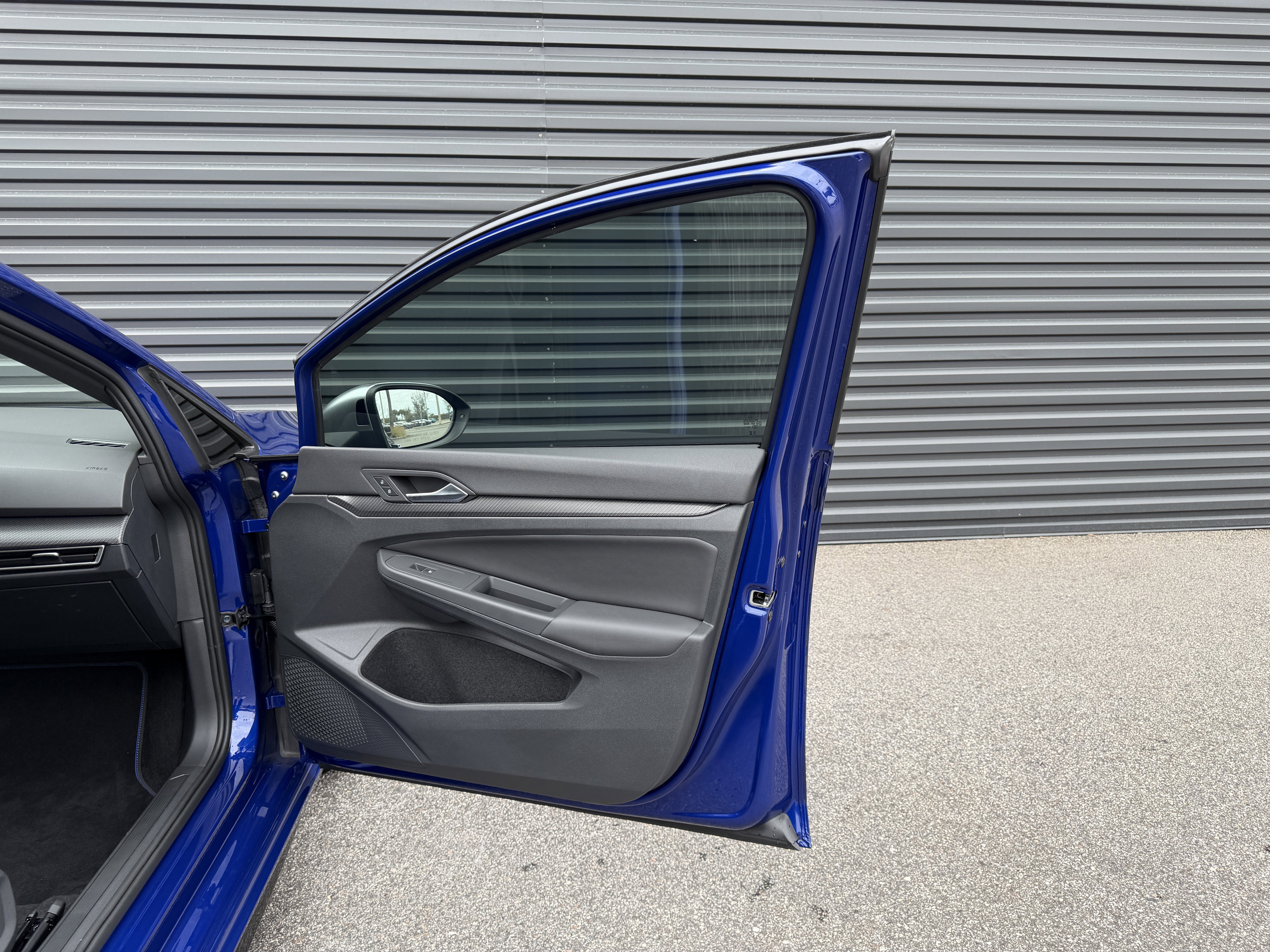 Used 2024 Volkswagen Golf R image 23