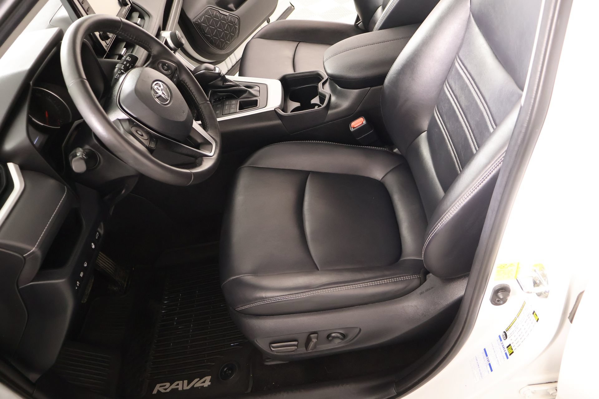 Used 2020 Toyota RAV4 XLE Premium AWD/4WD image 11