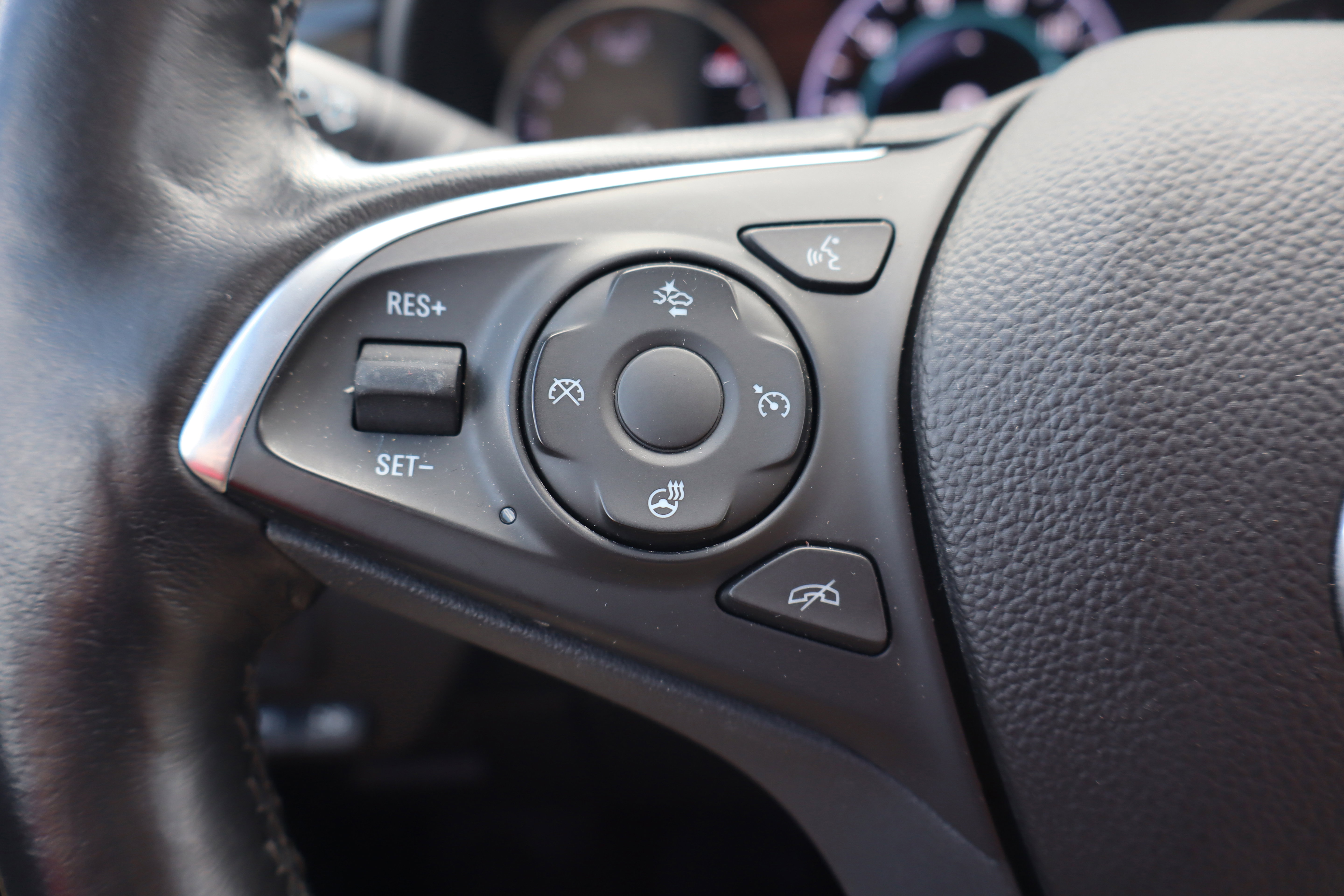 Used 2019 Buick Envision Premium w/ Driver Confidence Package image 13