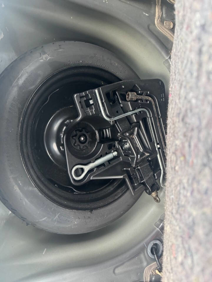 Used 2010 Toyota Prius Five image 21