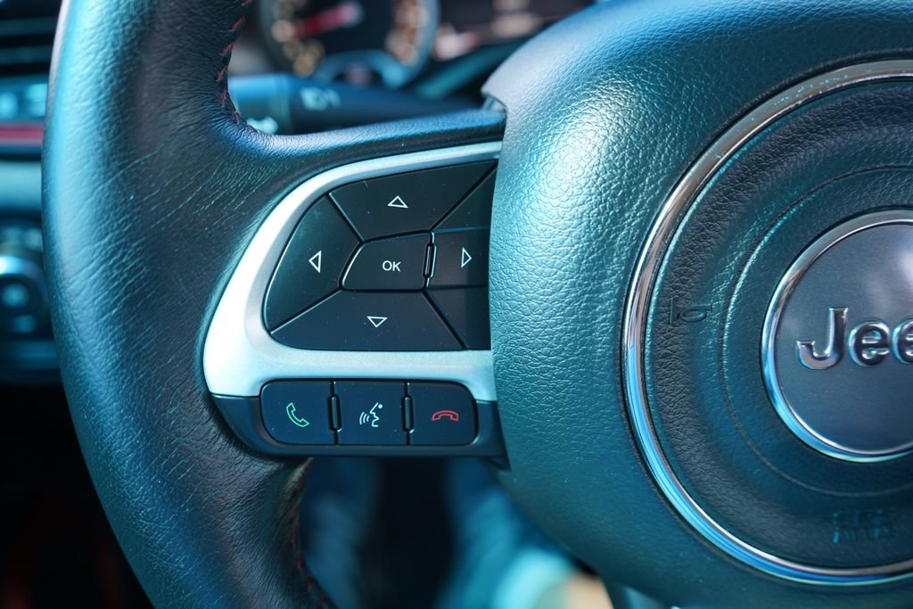 Used 2020 Jeep Renegade Trailhawk w/ Cold Weather Group AWD/4WD image 33
