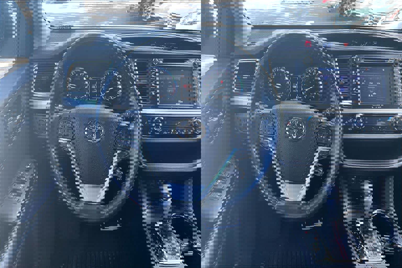 Used 2019 Toyota Highlander SE image 8