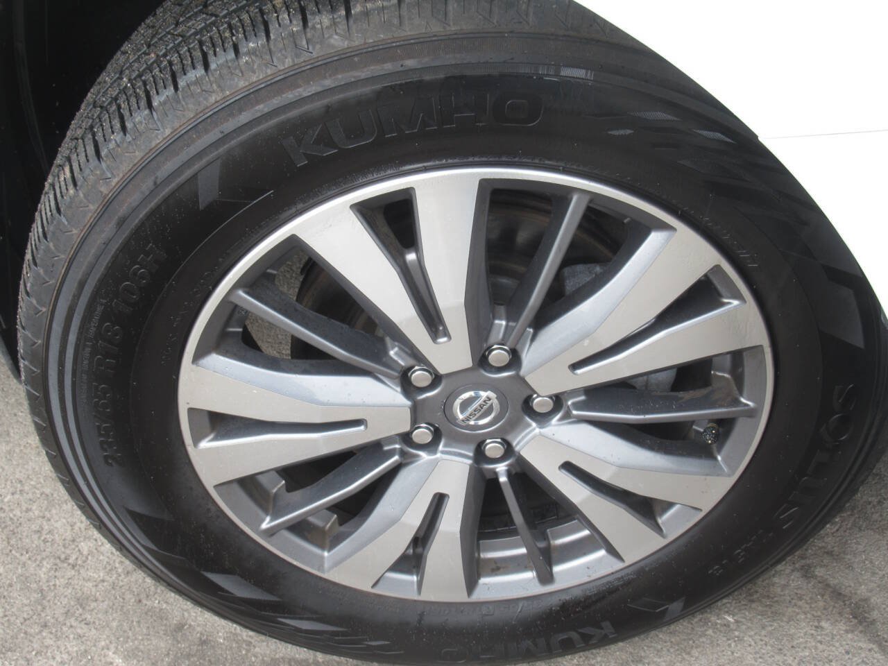 Used 2020 Nissan Pathfinder SV AWD/4WD image 4