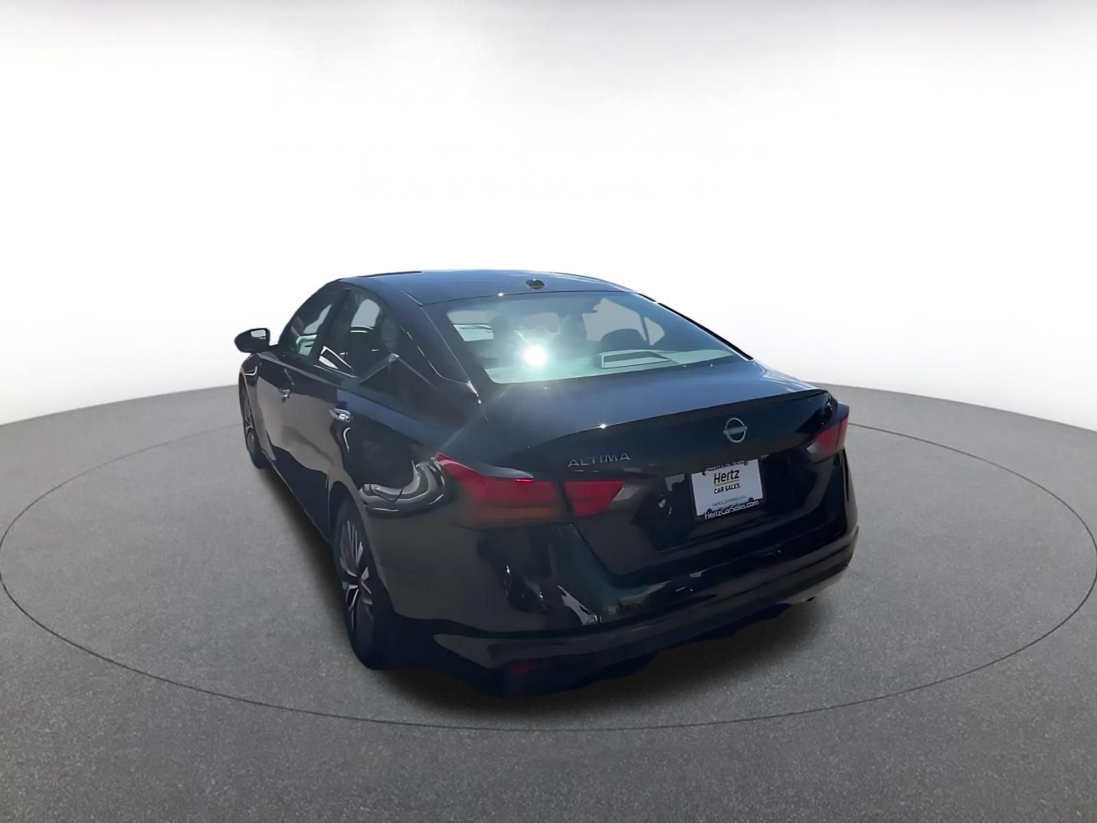 Used 2025 Nissan Altima 2.5 SV image 10