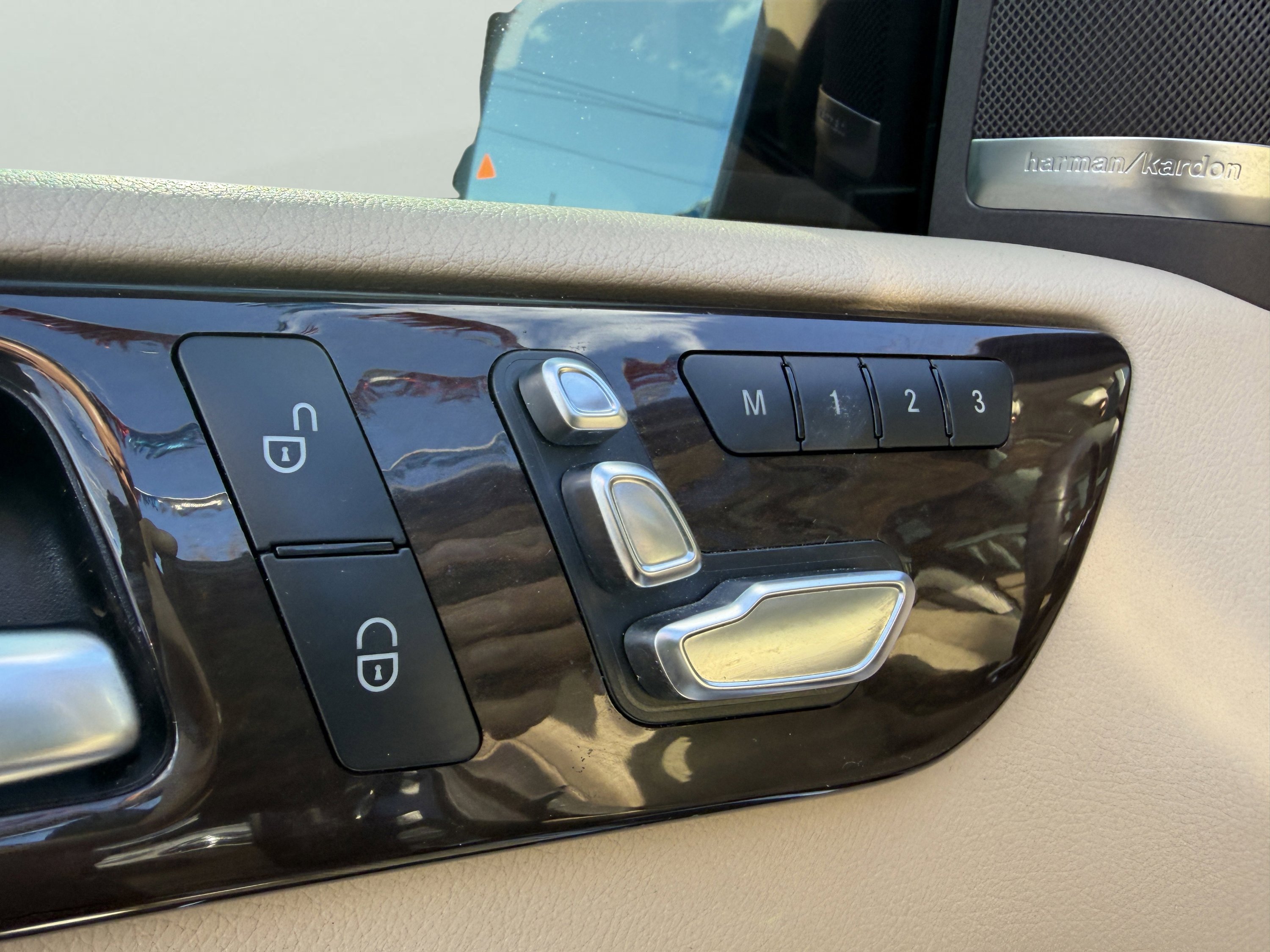 Used 2018 Mercedes-Benz GLS 450 4MATIC w/ Premium Package image 27